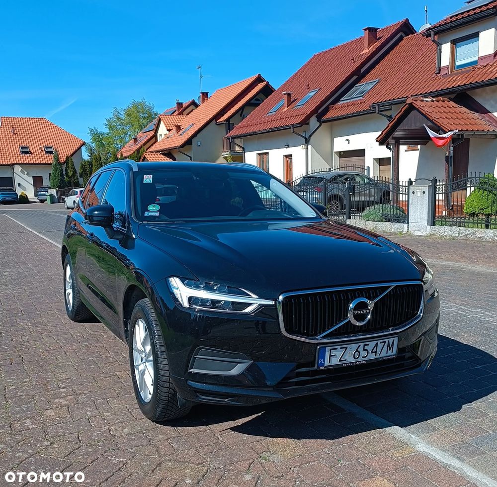 Volvo XC 60 T4 Momentum - 1