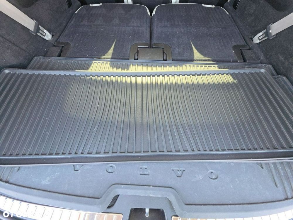 Volvo XC 90 - 23