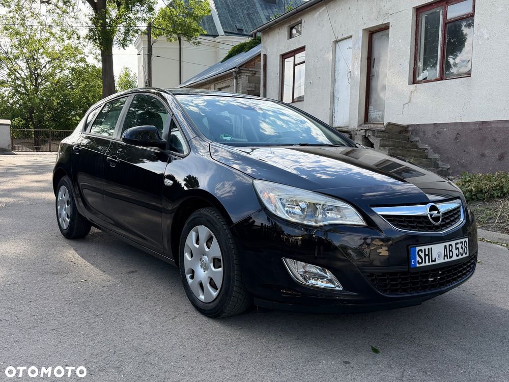 Opel Astra 1.6 150 Jahre - 3