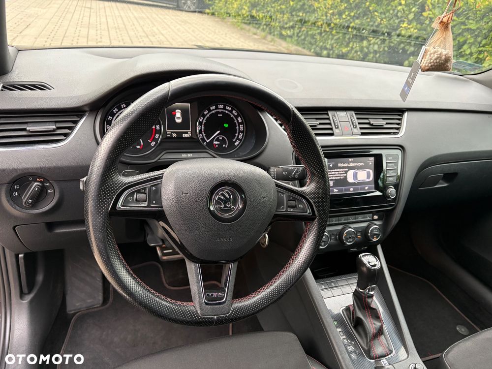 Skoda Octavia 2.0 TDI RS DSG - 26