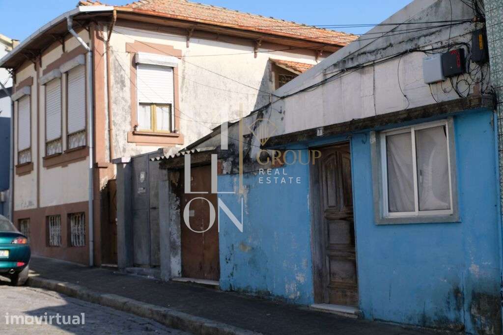 Prédio tipo Ilha, para recuperar na Corujeira - Porto - Grande imagem: 3/14