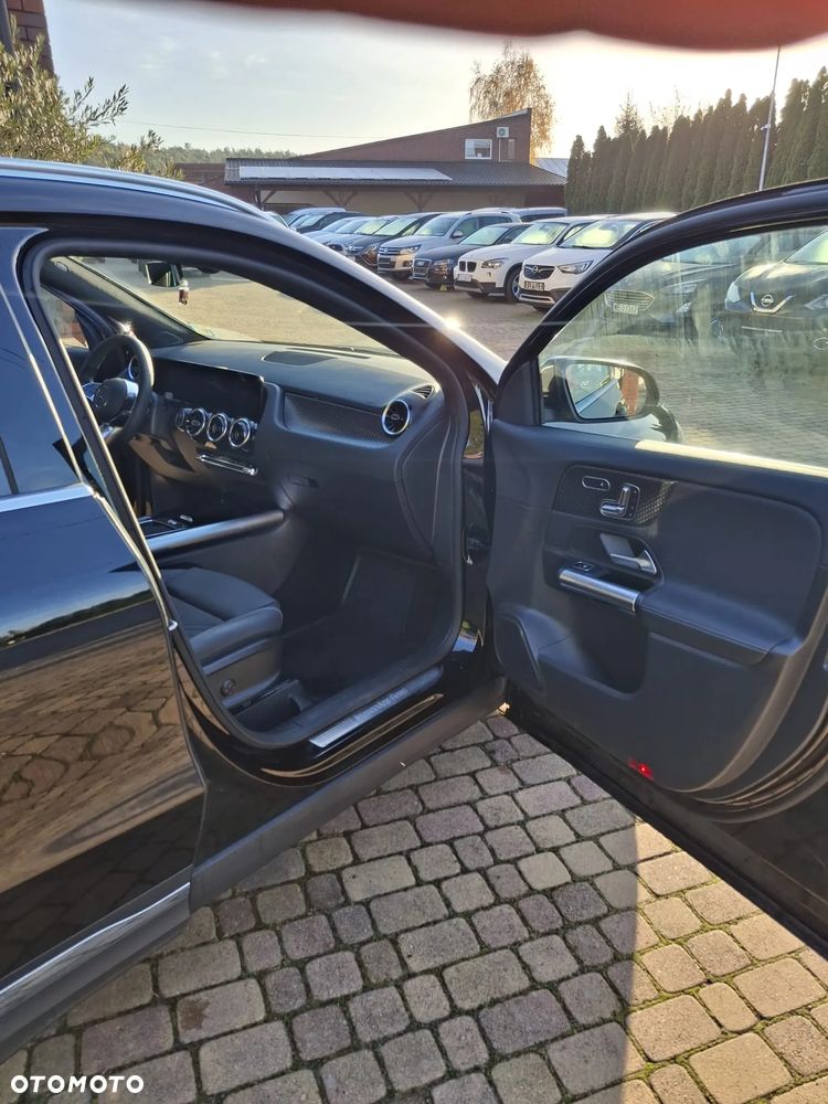 Mercedes-Benz GLA 180 d Progressive 8G-DCT - 6