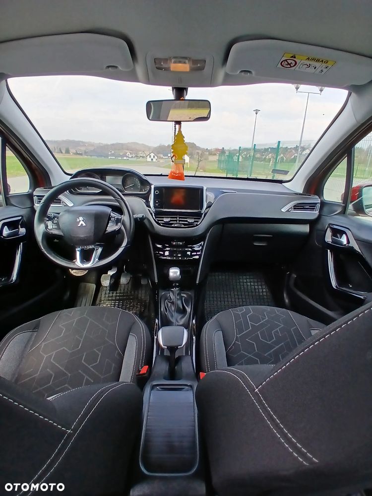 Peugeot 2008 1.2 Pure Tech Allure S&S - 8
