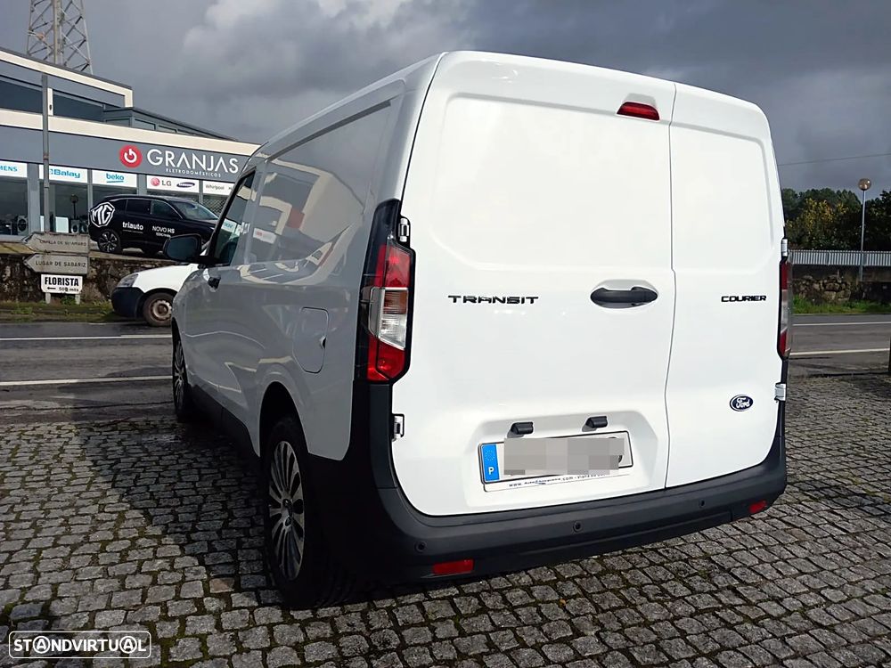 Ford Transit Courier - 4