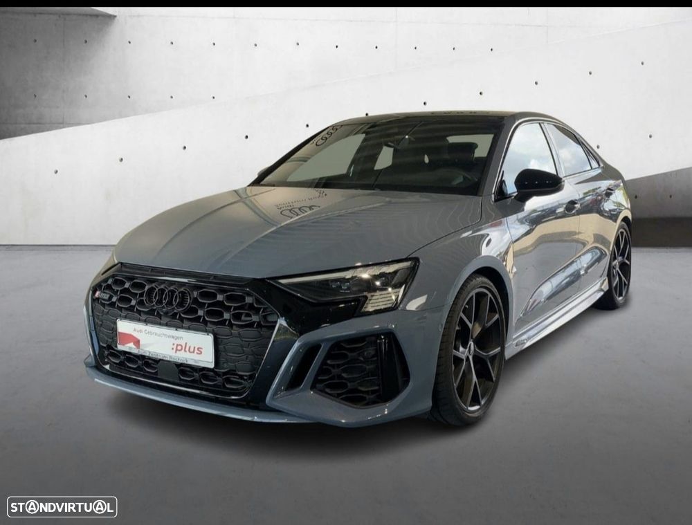 Audi RS3 Limousine - 1