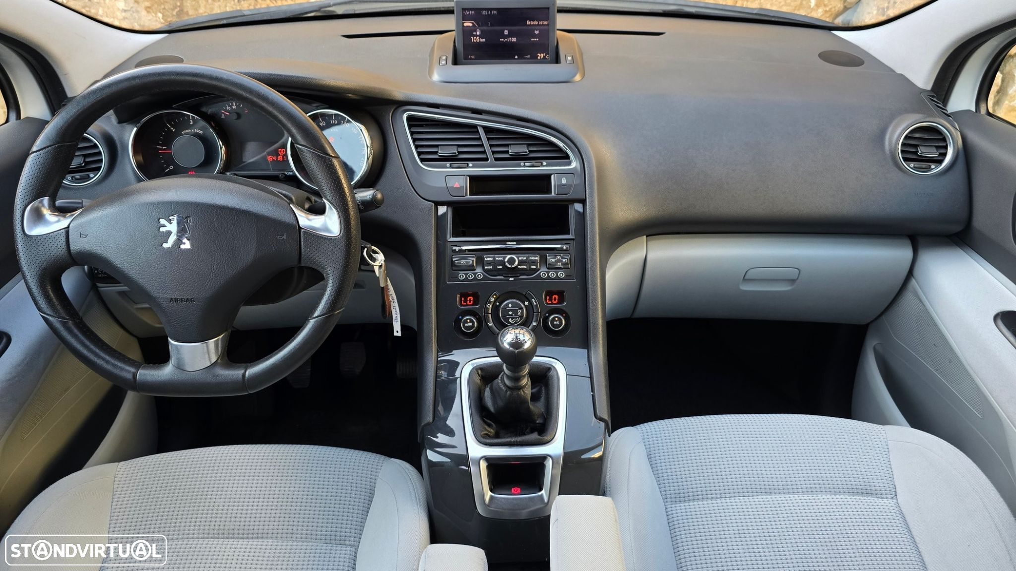 Peugeot 5008 1.6 HDi Executive JLL17 - 9