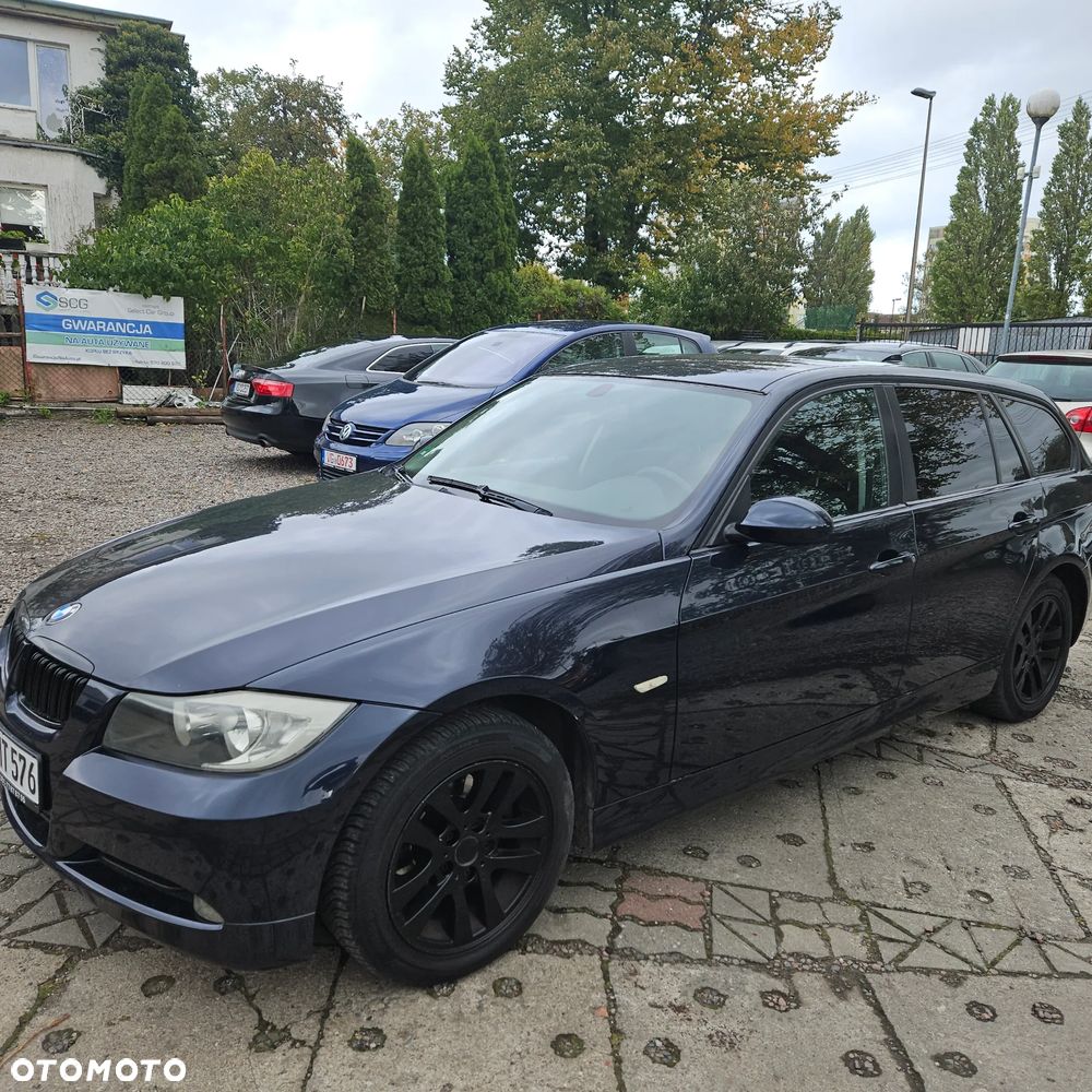 BMW Seria 3 318i Touring - 4