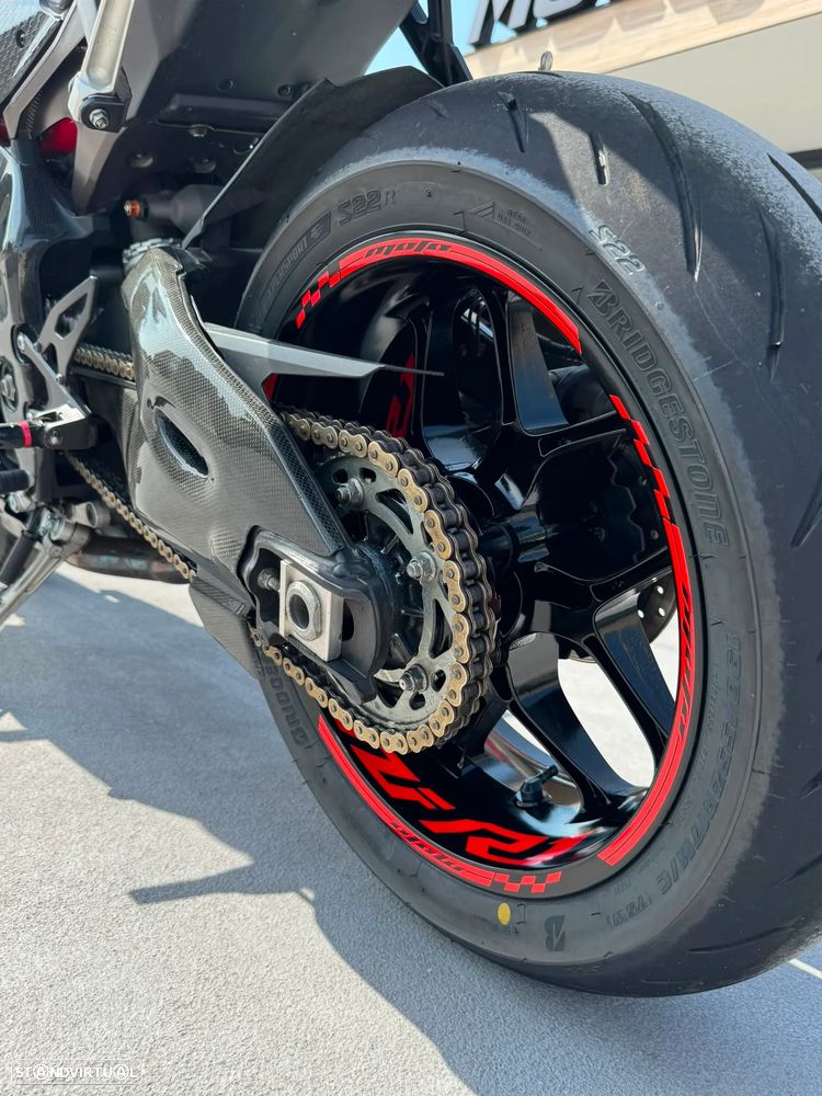 Yamaha YZF R1 - 9
