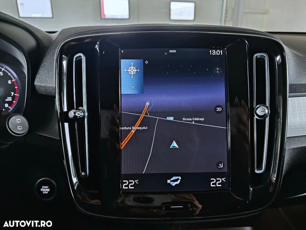 Volvo XC 40 T3 AT8 Momentum Pro - 12