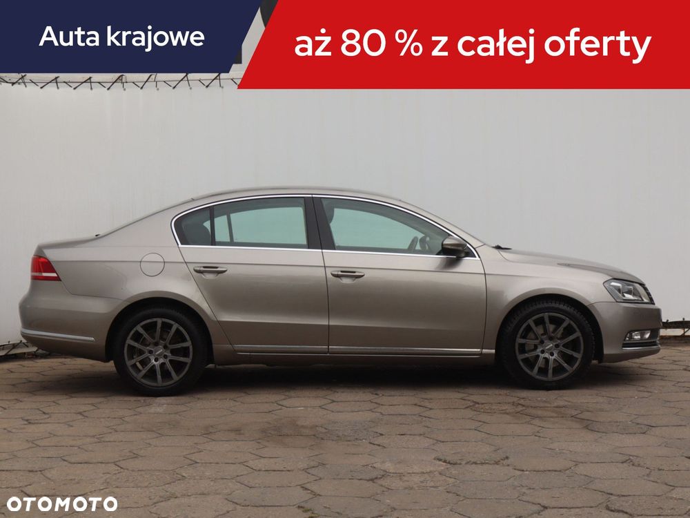 Volkswagen Passat - 8