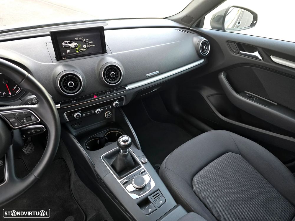 Audi A3 Sportback 30 TFSI S-line - 18