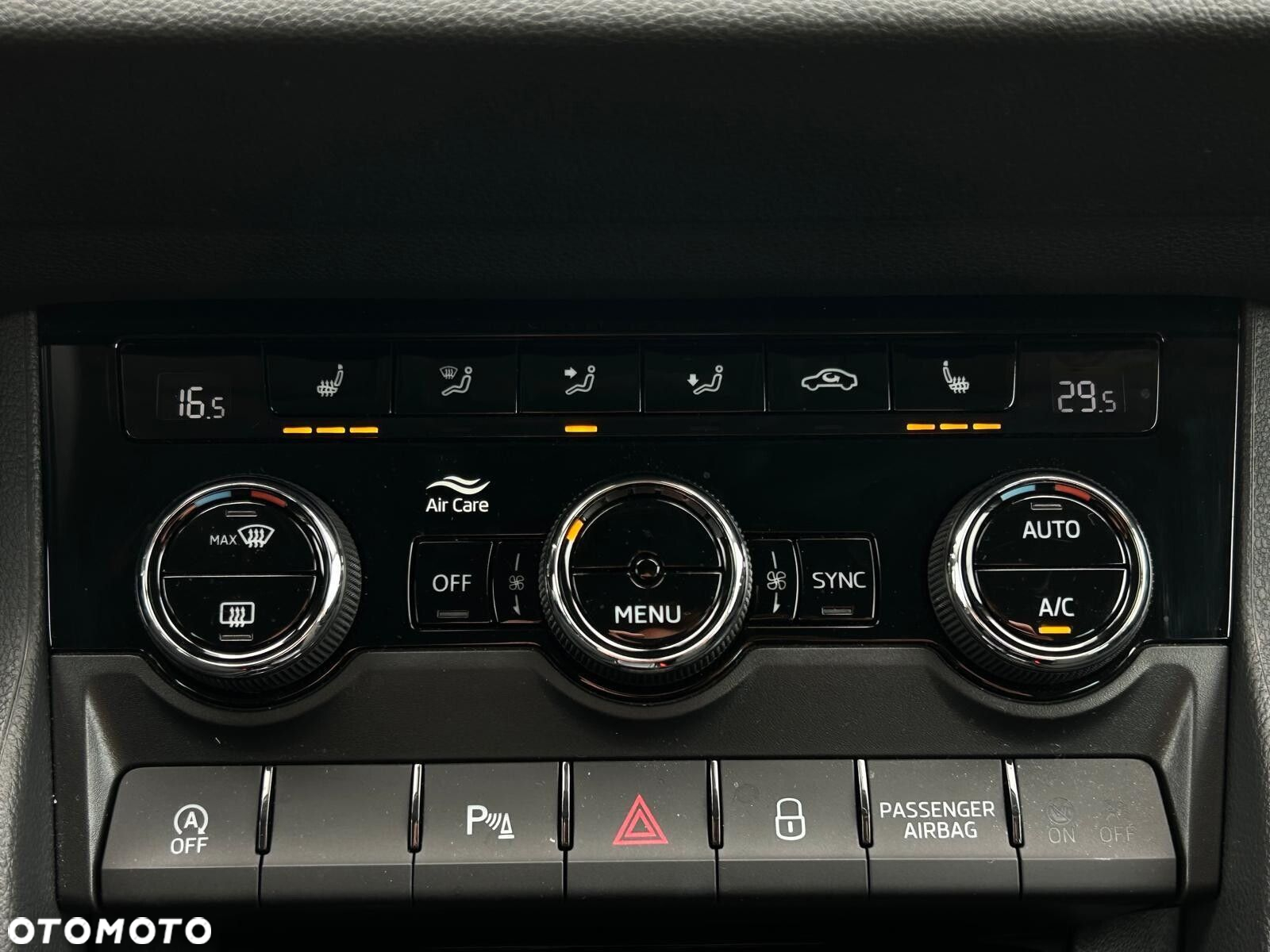 Skoda Karoq 1.5 TSI ACT Selection DSG - 27