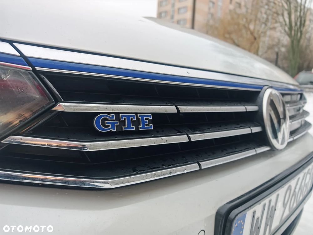 Toyota Prius 1.8 HSD Prestige - 4