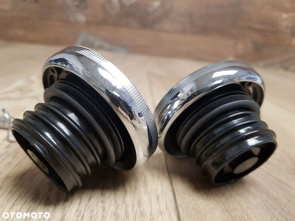 Korek wlewu lewy + prawy Harley Davidson Dyna Softail Road King - 7