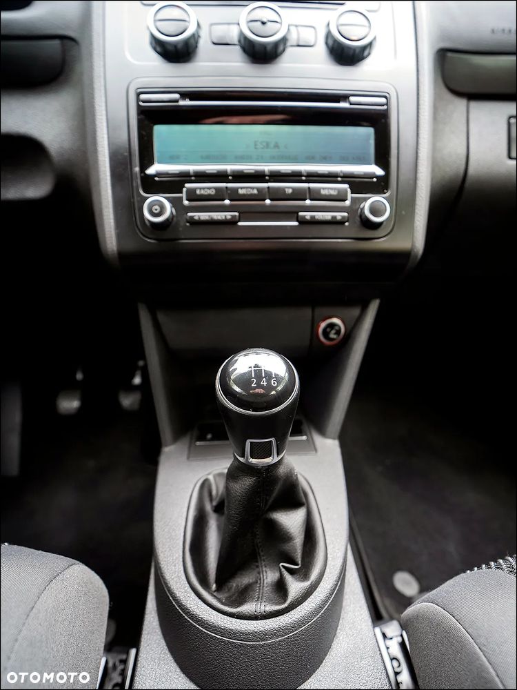Volkswagen Touran - 26