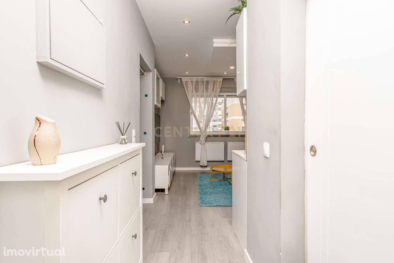 T1 Renovado em Corroios, Seixal - Rendimento Garantido! - Grande imagem: 2/17