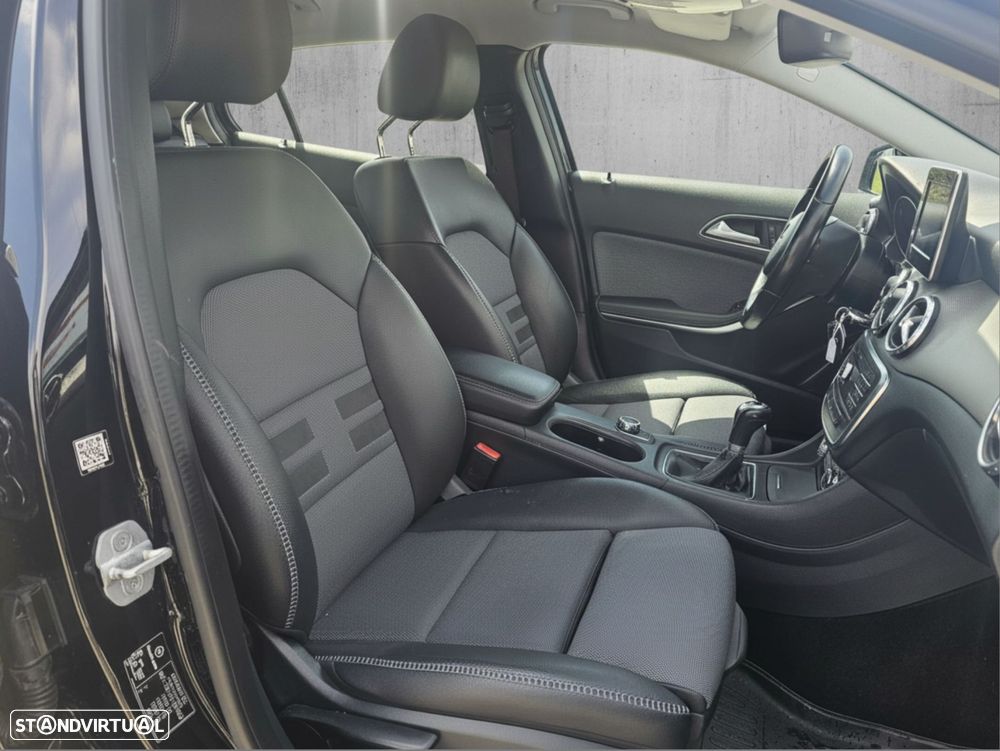 Mercedes-Benz GLA 180 - 12