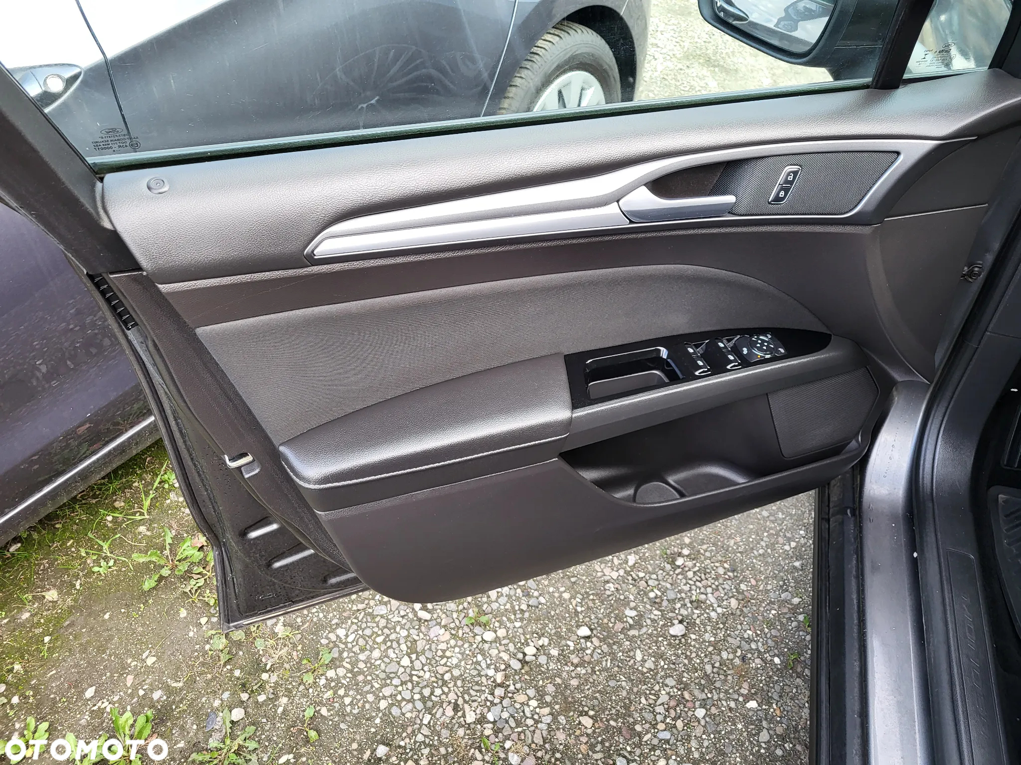 Ford Mondeo - 12