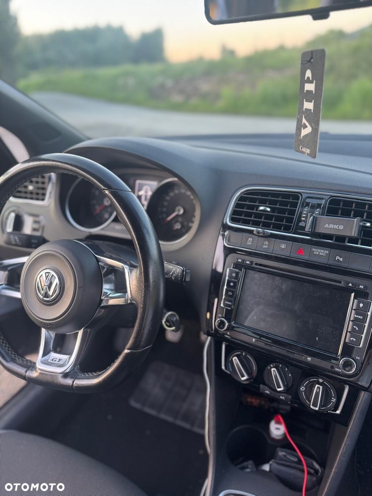 Volkswagen Polo - 12