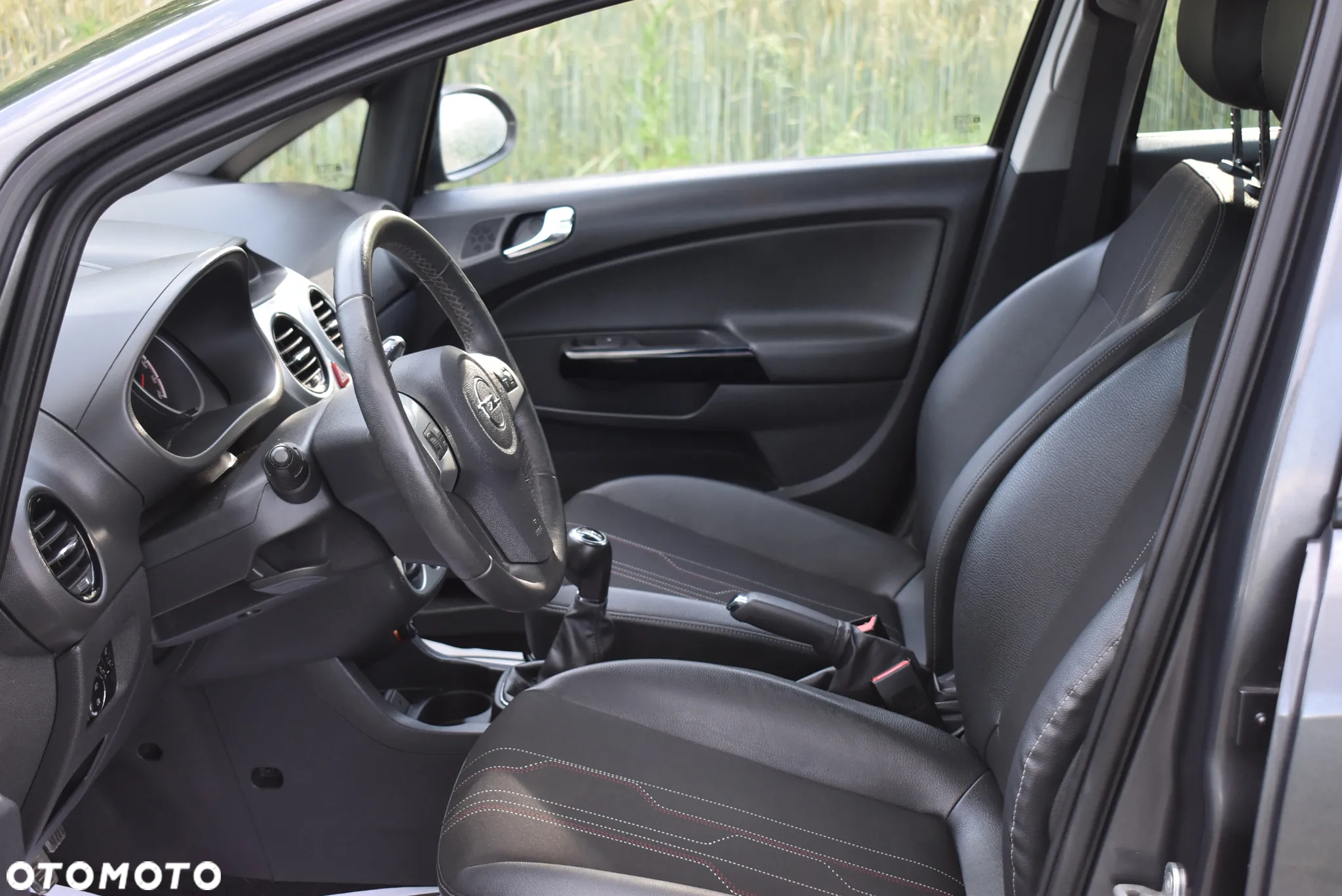 Opel Corsa 1.4 16V 150 Jahre - 18