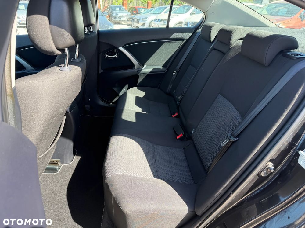 Toyota Avensis 1.8 Prestige MS - 18