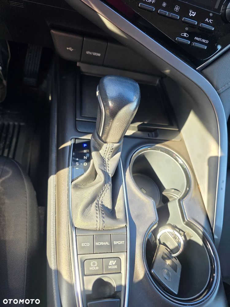 Toyota Camry 2.5 Hybrid Comfort CVT - 12