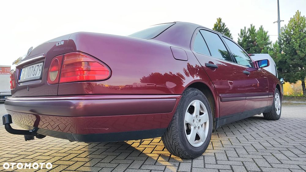 Mercedes-Benz Klasa E 200 CDI Elegance - 8