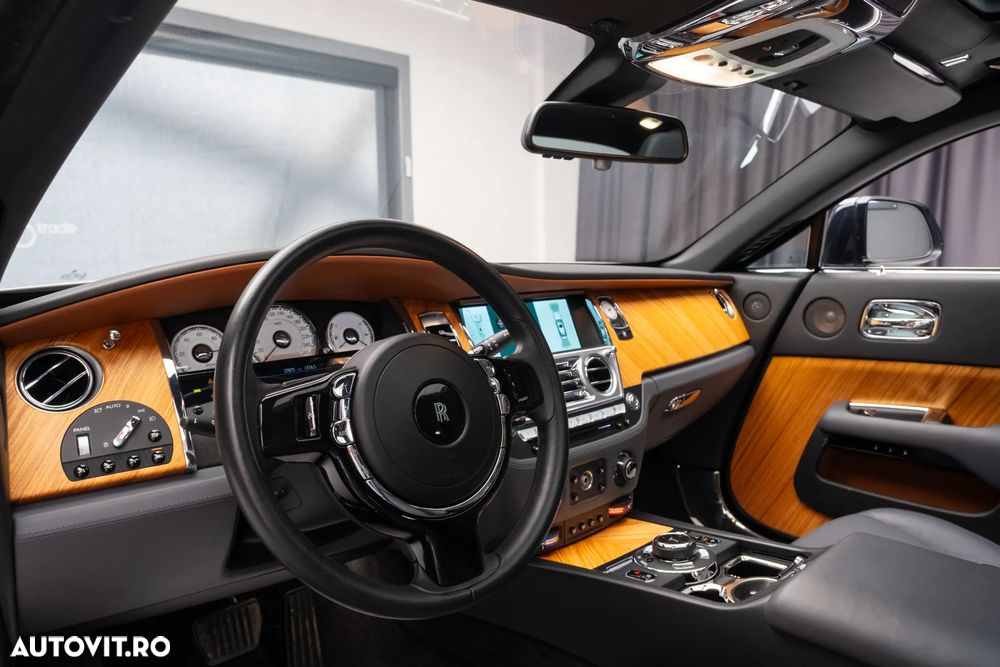 Rolls-Royce Wraith - 33
