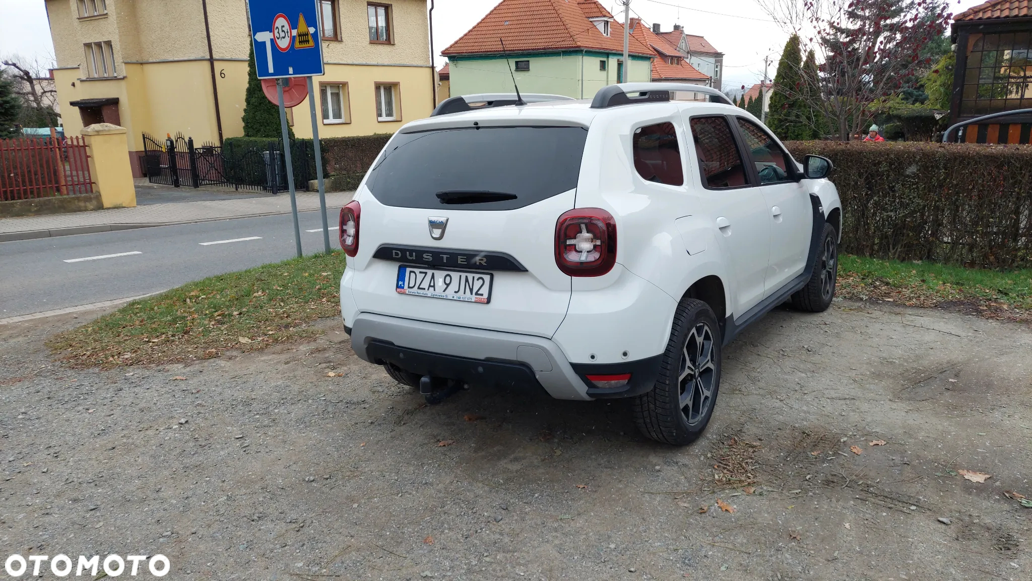 Dacia Duster 1.6 SCe S&S - 10