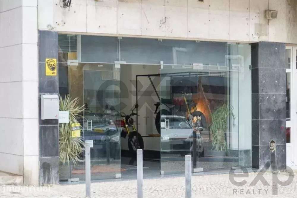 Loja ampla terrea  Muito Central - Grande imagem: 2/6