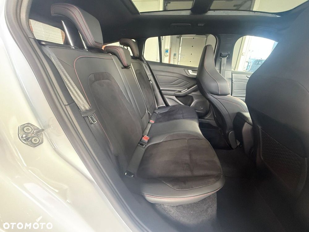 Ford Focus - 13