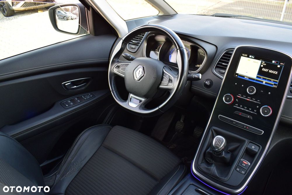 Renault Grand Scenic - 15