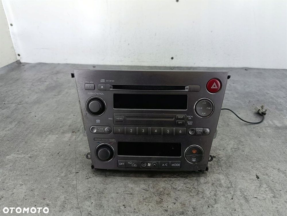 RADIO FABRYCZNE SUBARU LEGACY IV 86201AG400  2.0 B - 1