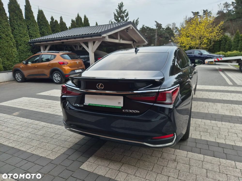 Lexus ES 300h Prestige - 11
