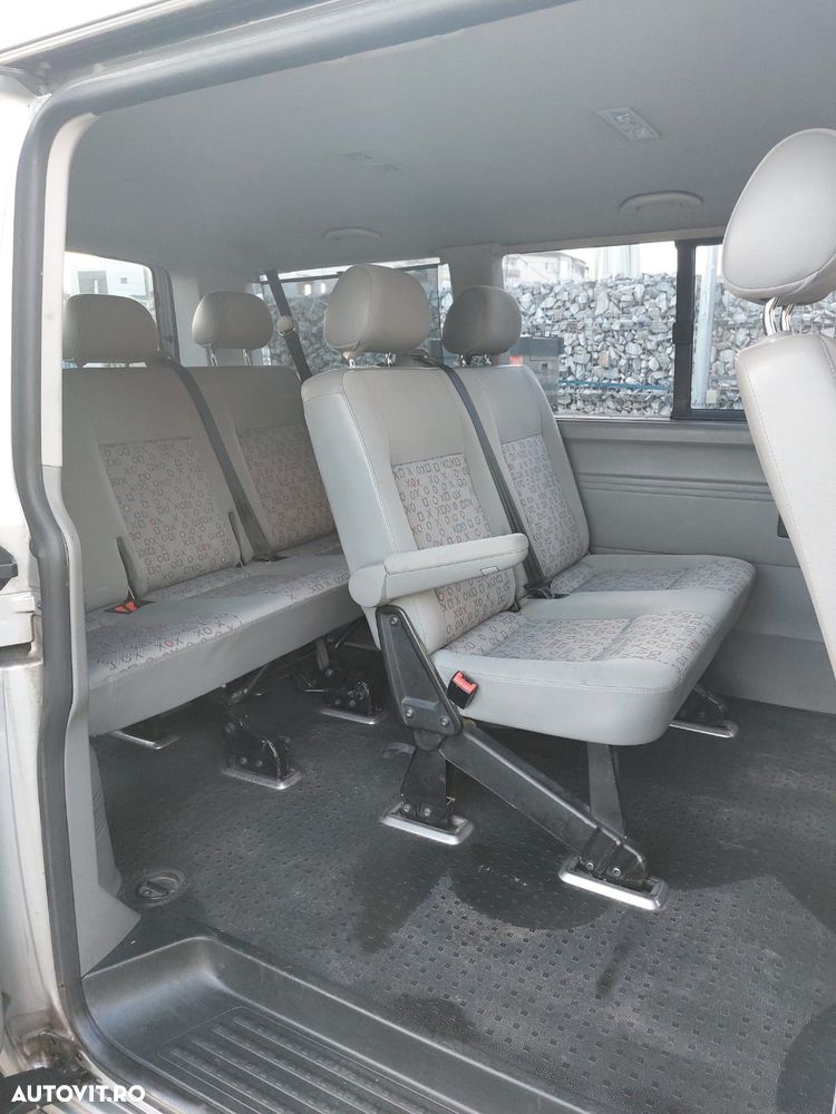 Volkswagen Caravelle - 4
