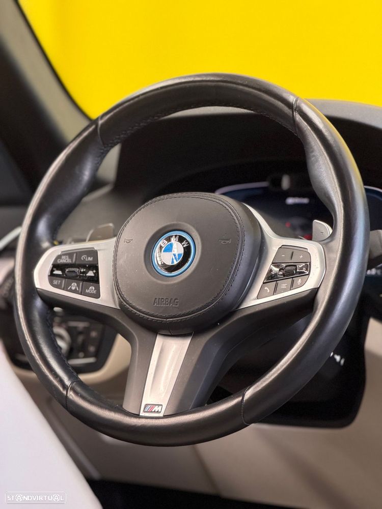 BMW 530 e Pack 50 anos M - 13