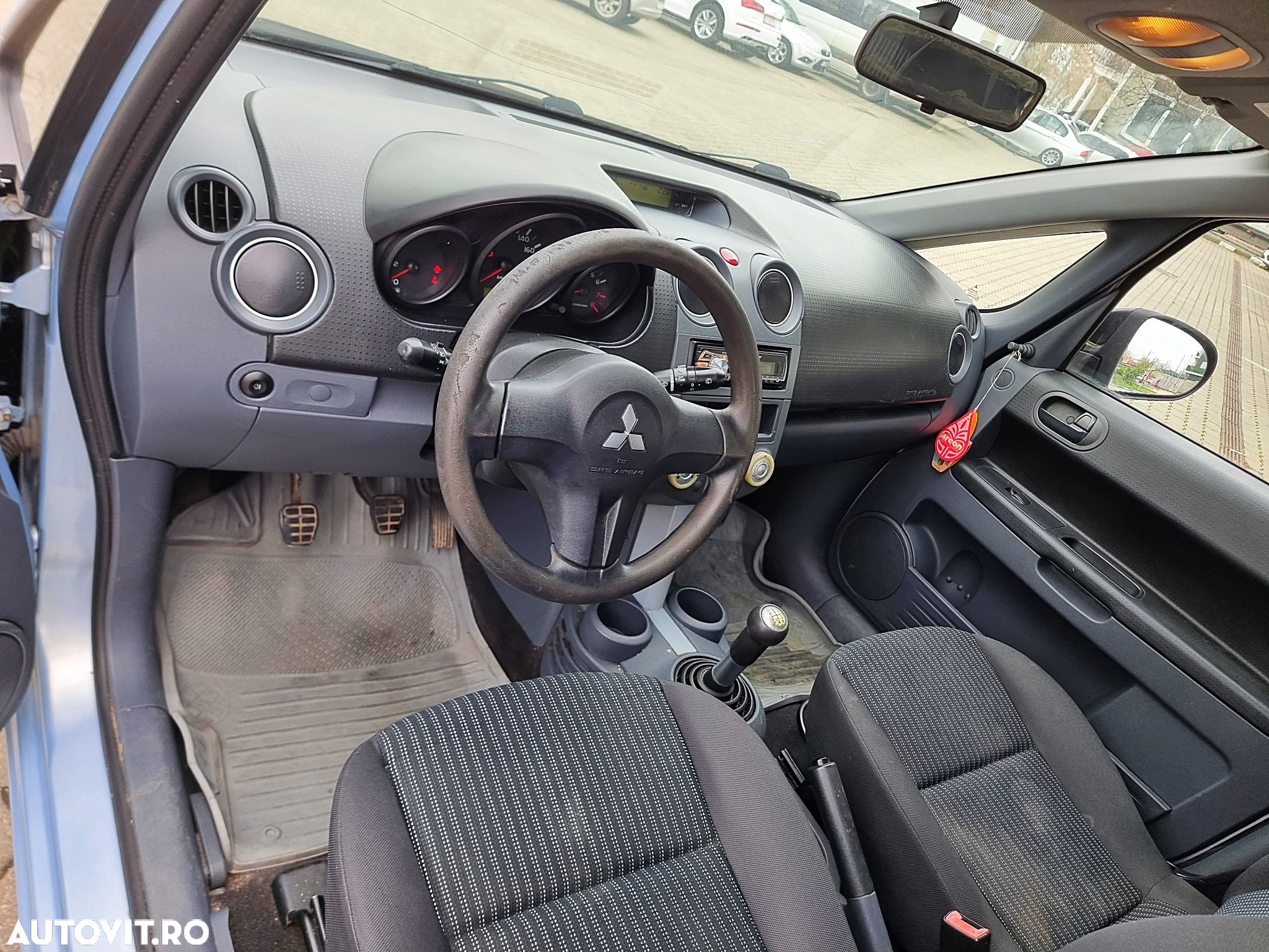 Mitsubishi Colt 1.3 Invite + - 6