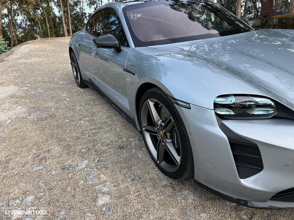 Porsche Taycan Turbo S - 4