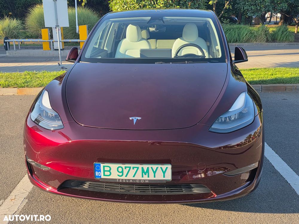 Tesla Model Y AWD Performance - 1