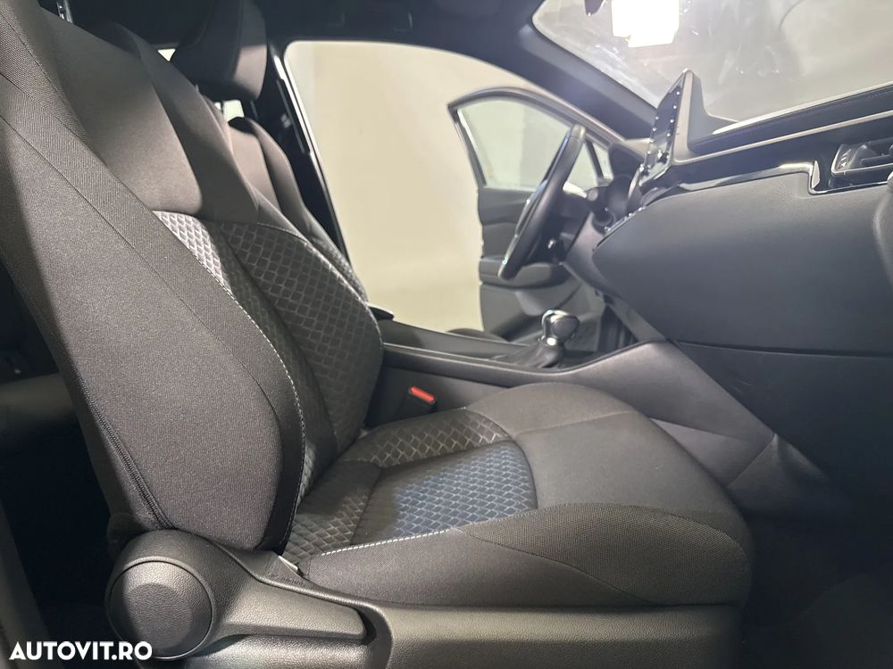 Toyota C-HR - 12