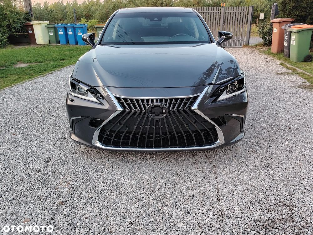 Lexus ES 300h Business Edition - 9