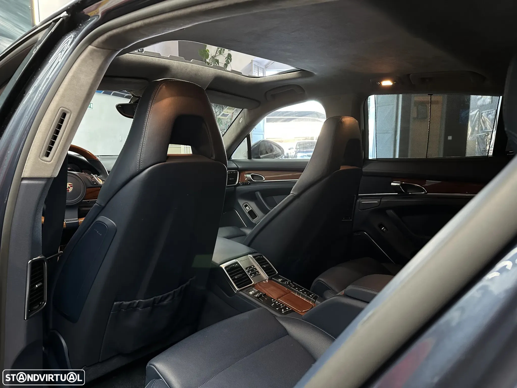 Porsche Panamera Turbo PDK - 21