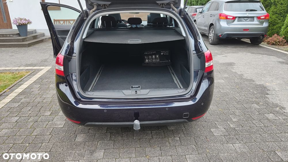 Peugeot 308 1.6 BlueHDi Allure S&S - 17