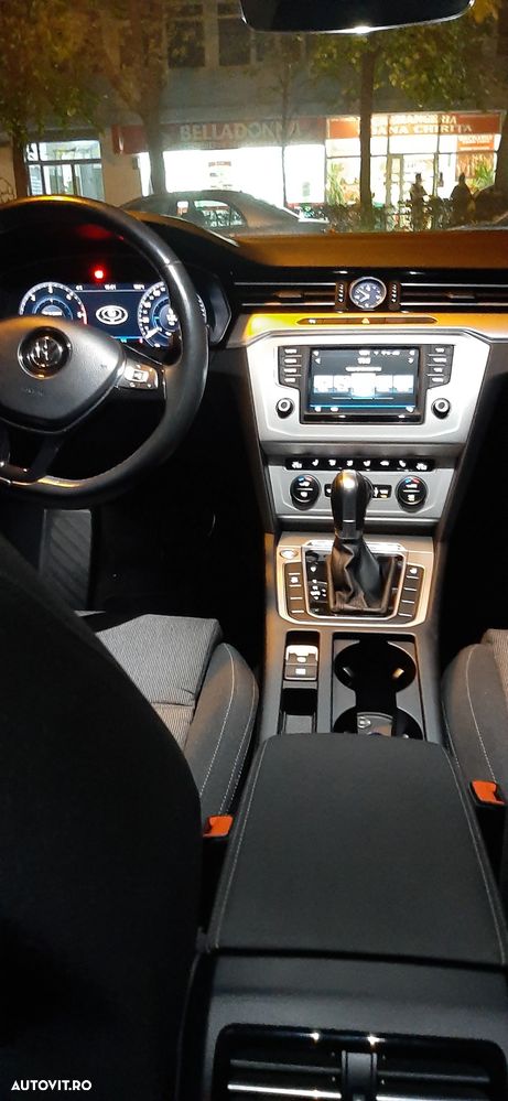 Volkswagen Passat - 27
