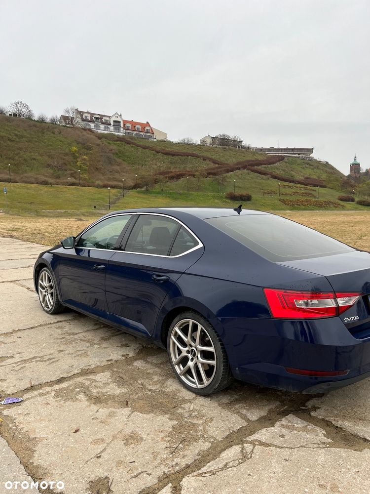 Skoda Superb 1.6 TDI Style Greenline - 9