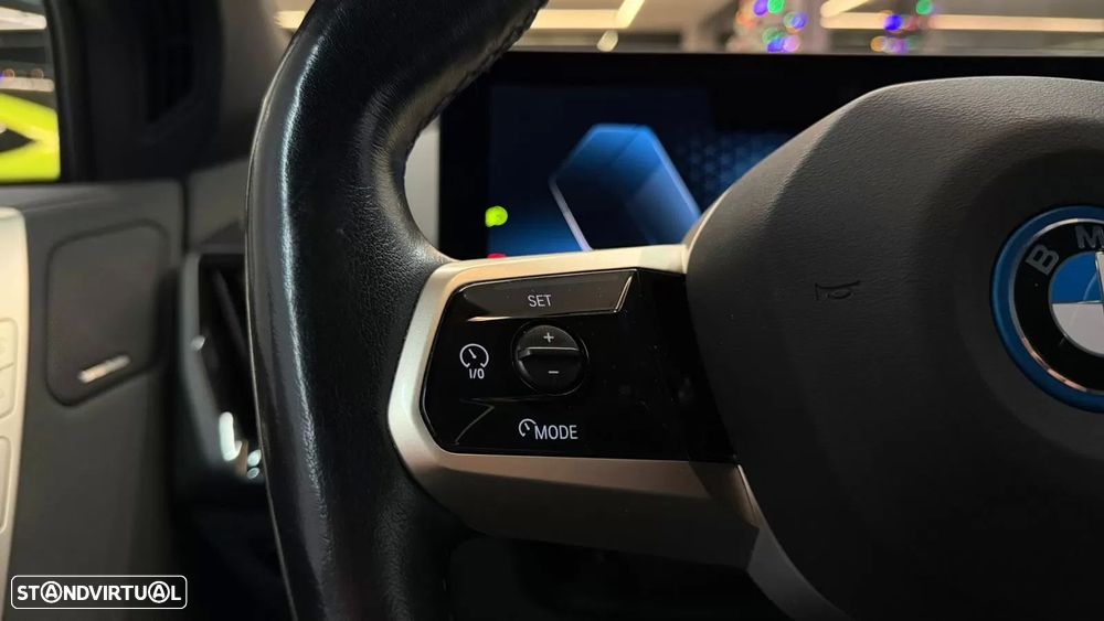 BMW iX xDrive 50 Pack Desportivo - 31