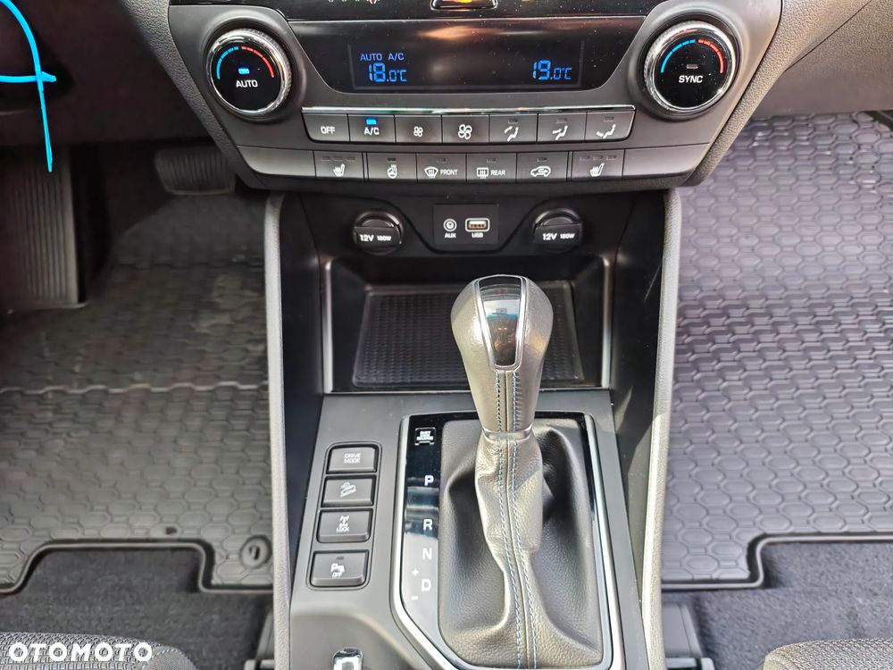 Hyundai Tucson 2.0 CRDi 4WD Automatik Advantage - 28