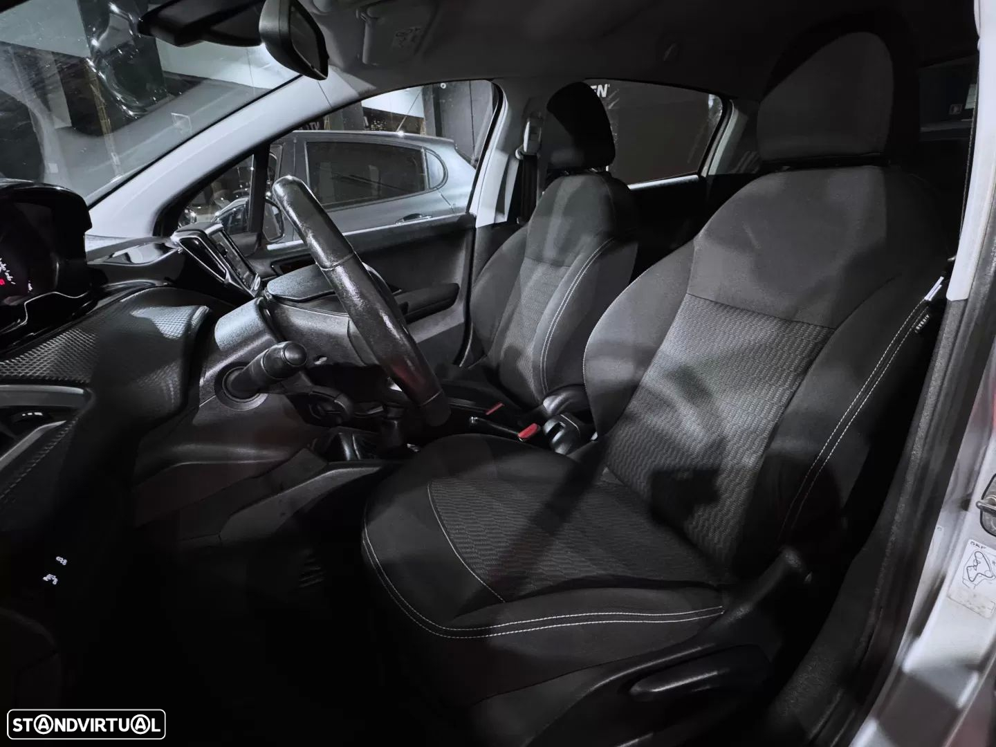 Peugeot 208 1.6 BlueHDi Style - 8