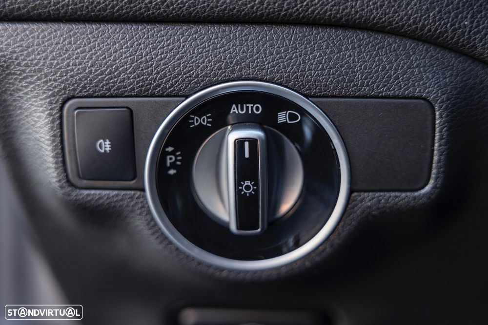 Mercedes-Benz GLA 220 d 4Matic 7G-DCT AMG Line - 15