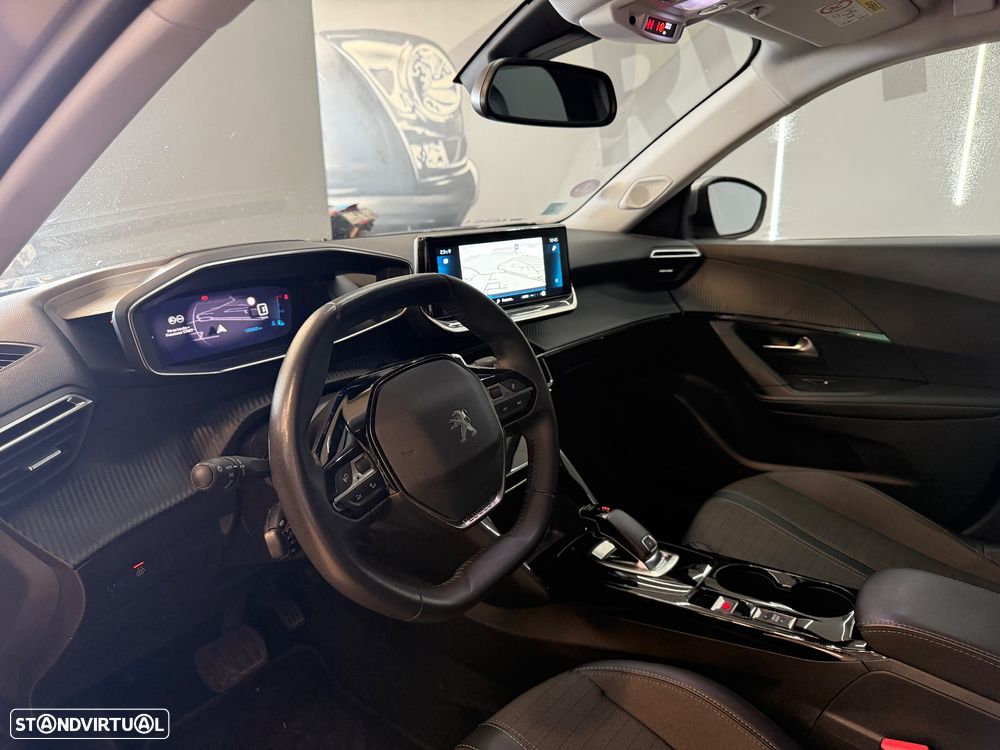 Peugeot 2008 1.2 PureTech Allure Pack EAT8 - 5